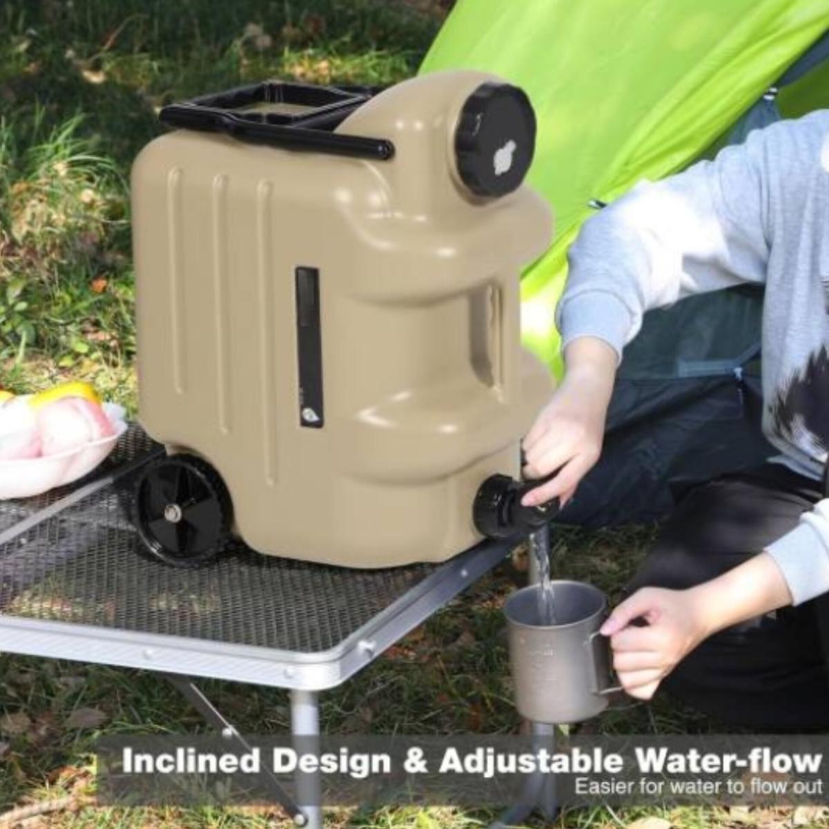 Portable 7.4 Gal Wheeled Water Container
