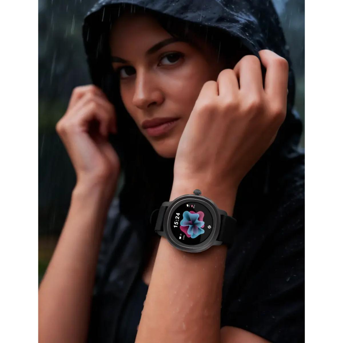 AMOLED Smartwatch with Bluetooth Calling