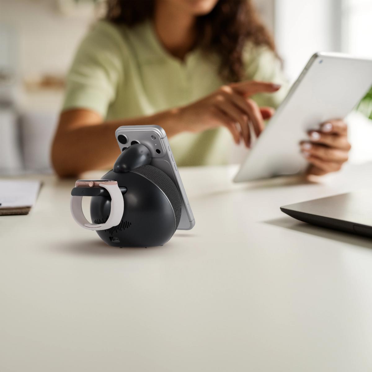 Levelo Aira Wireless Charger With Speaker