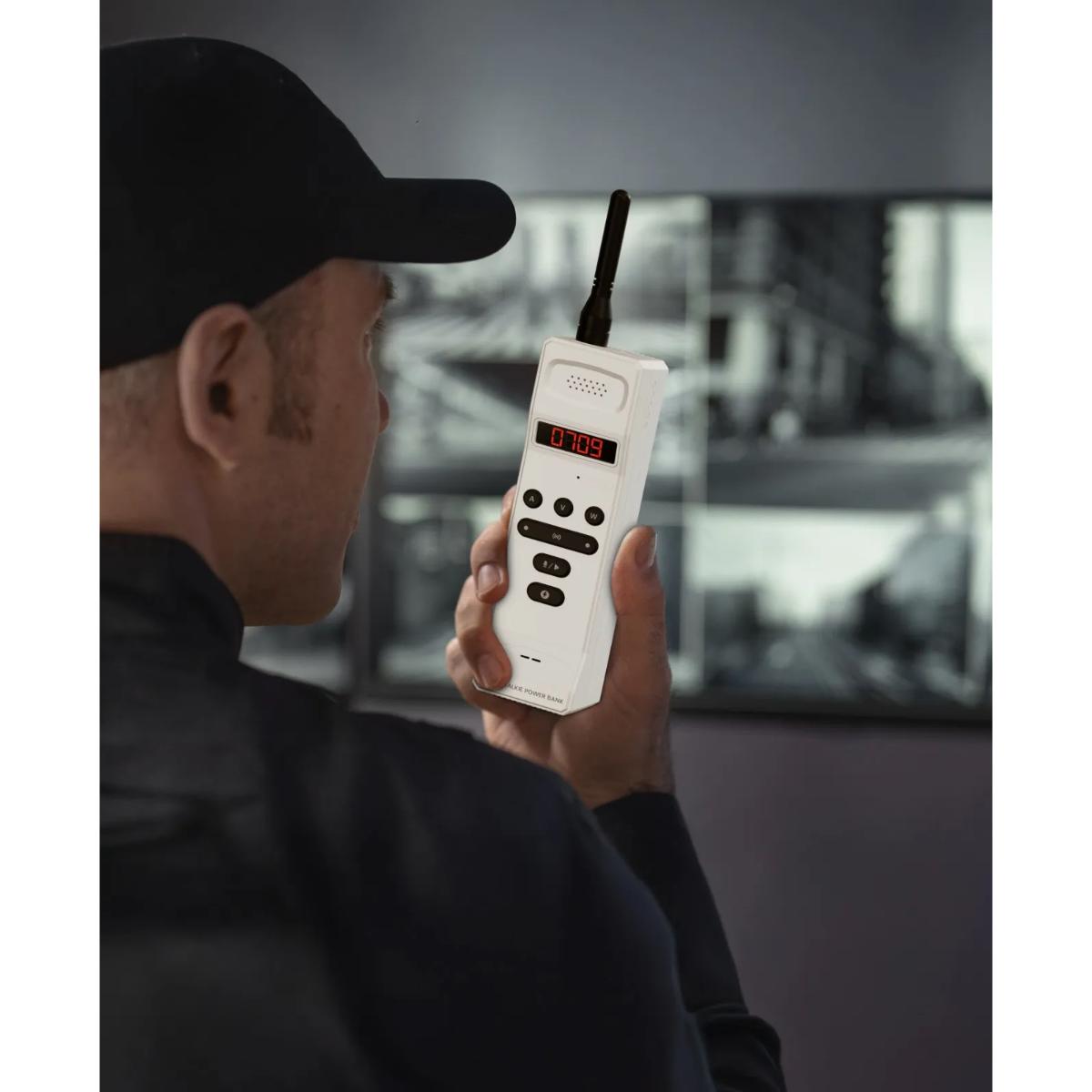 Levelo  Walkie Talkie Power Bank