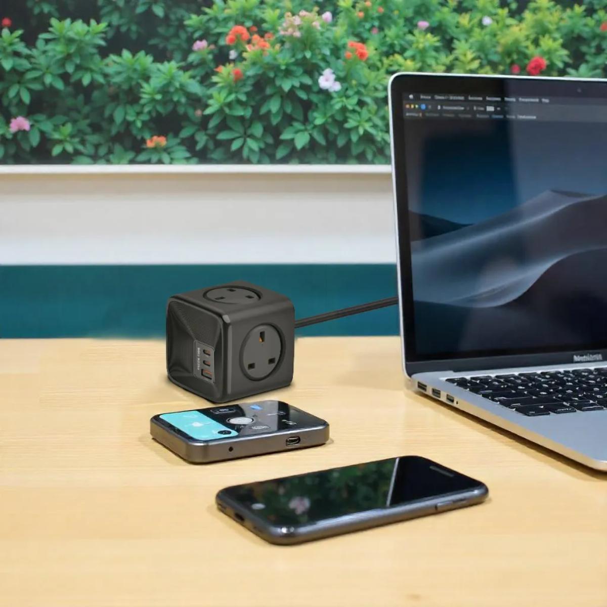 Green Lion 7-in-1 Compact 33W GaN Power Socket