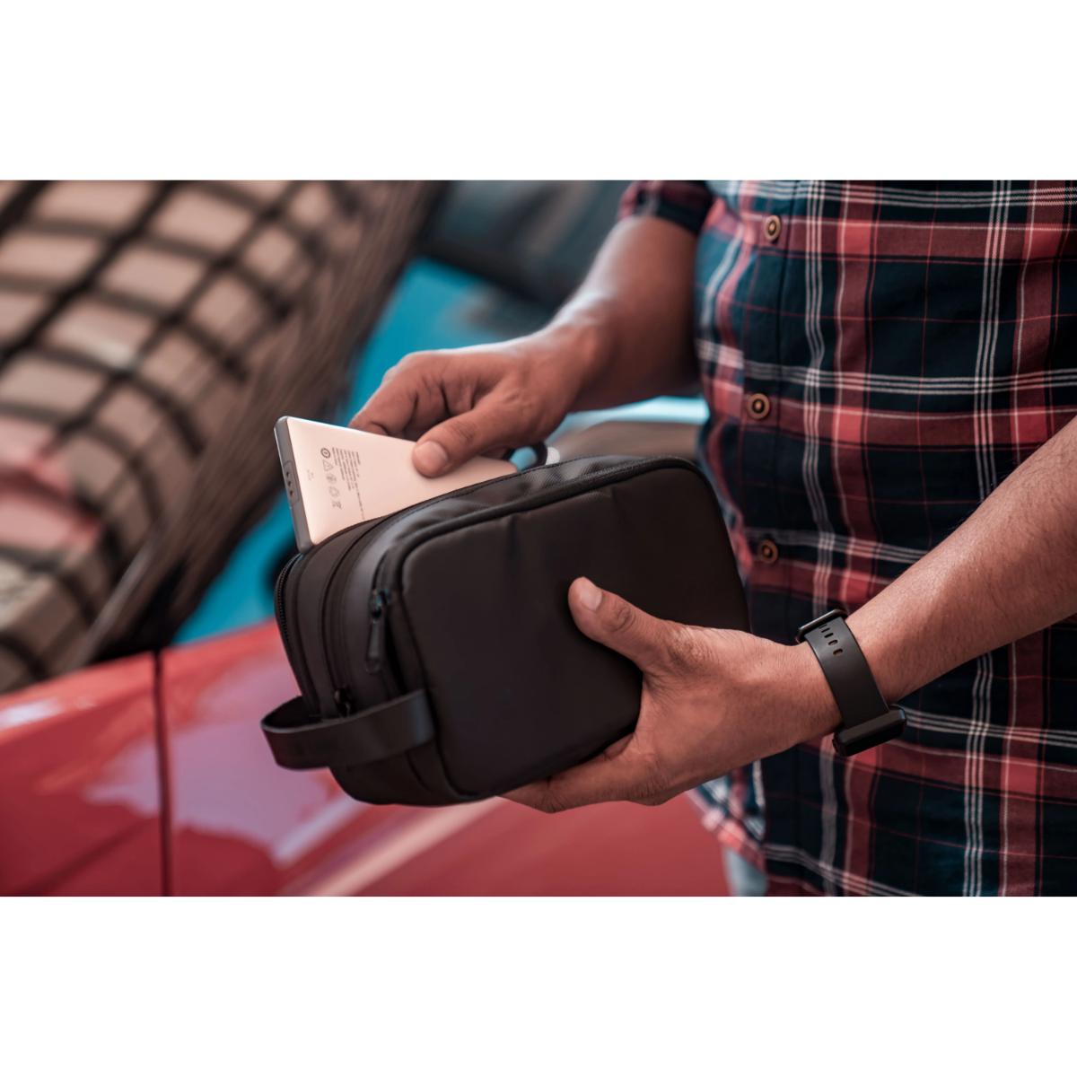 Green Lion Elegant Pouch
