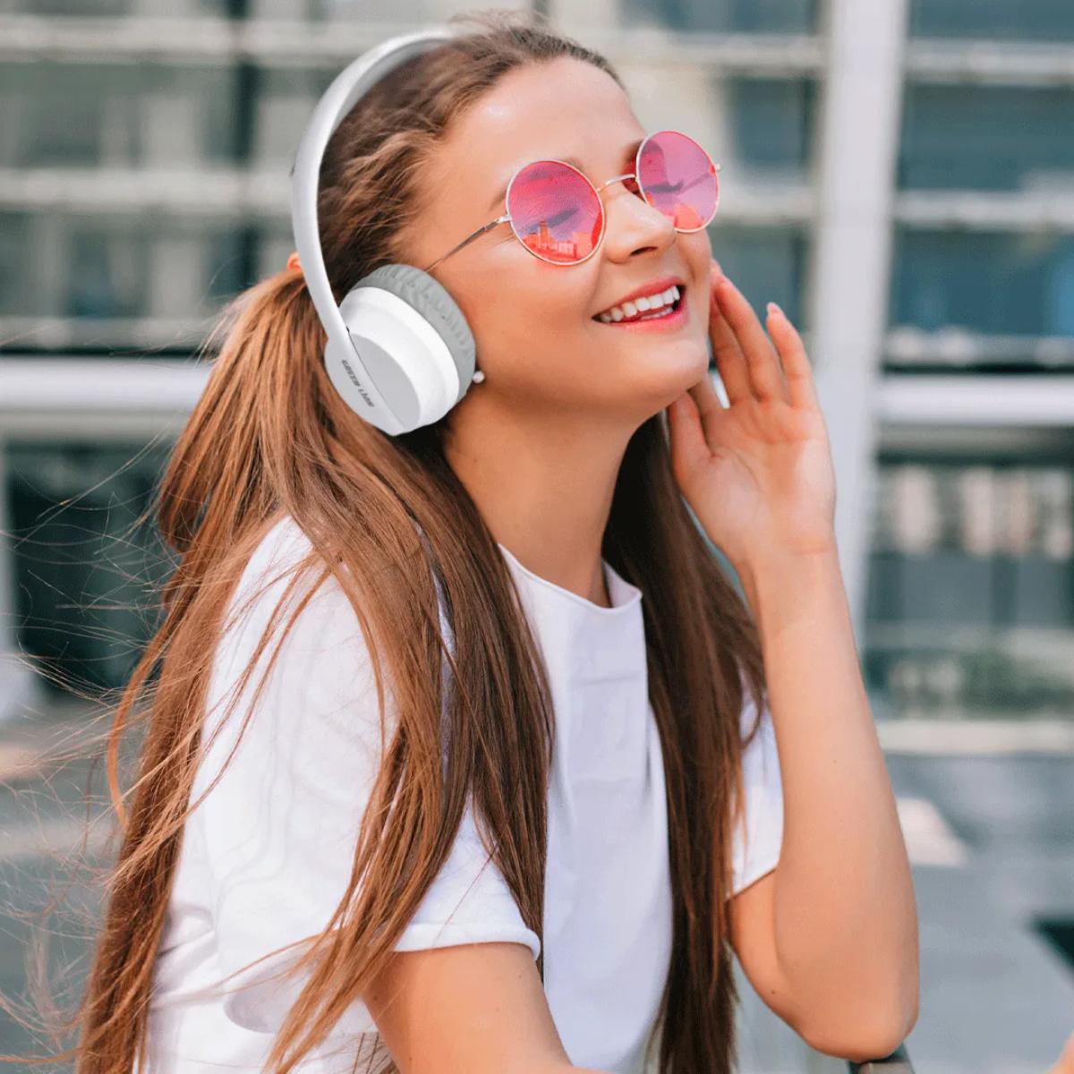Green Lion Stamford Wireless Headphones