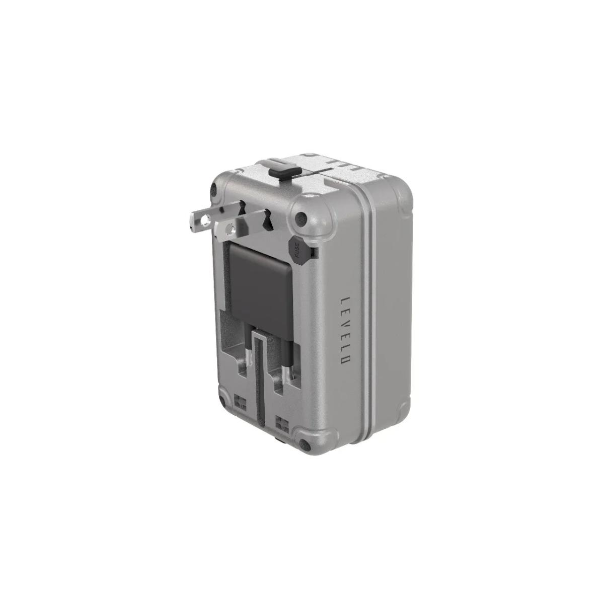 Levelo Roamiversal 2400W Travel Adapter