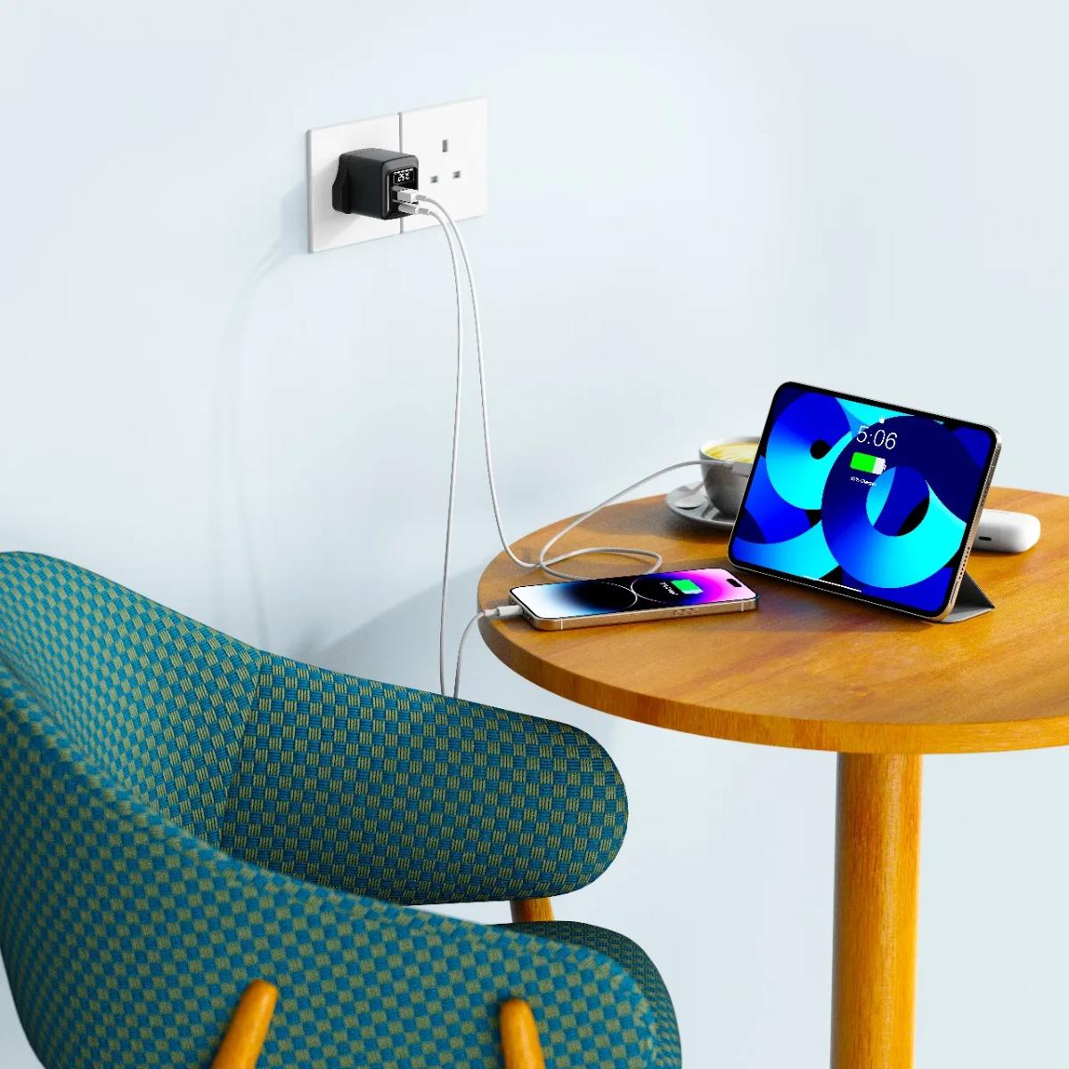Porodo 25W GaN Dual-Port Charger & Lightning Cable Kit