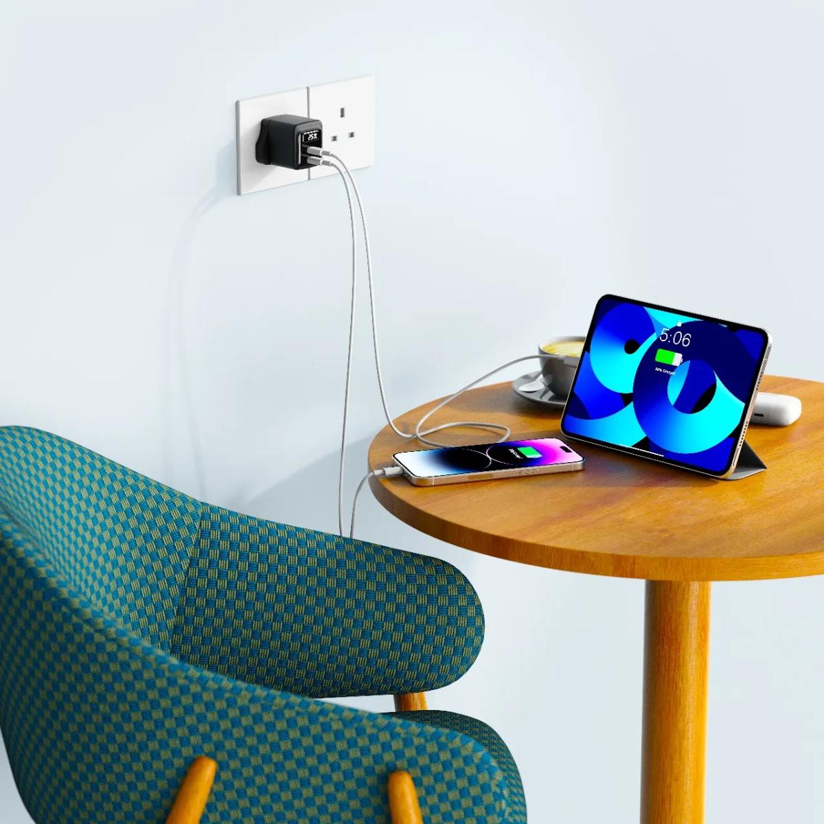 Porodo 25W Dual USB-C GaN Charger + Lightning Cable