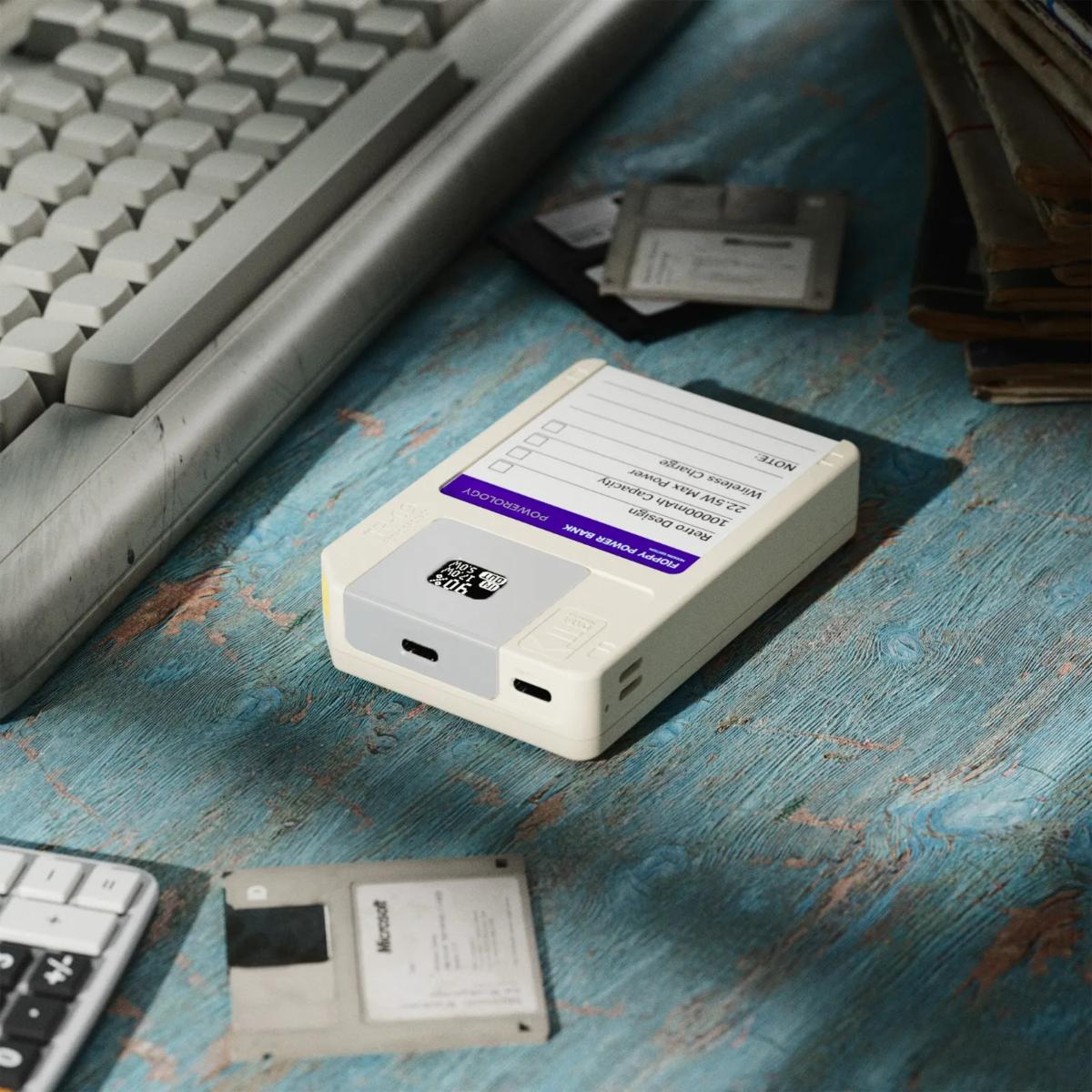 Powerology  Floppy Disk 10,000mAh  Power Bank
